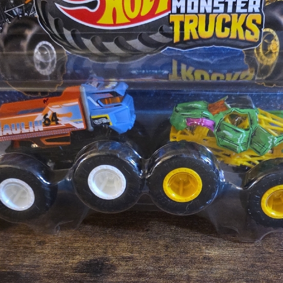 Hot Wheels Monster Trucks - Blue and Green Duo - Picture 4 of 6